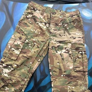 🔴SOLD🔴CAMO CARGO PANTS